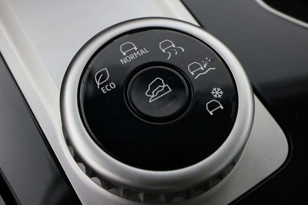 Used 2025 Mitsubishi Outlander SE FWD image 28