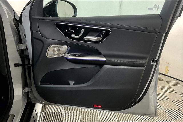 Used 2025 Mercedes-Benz GLC 300 4MATIC image 24