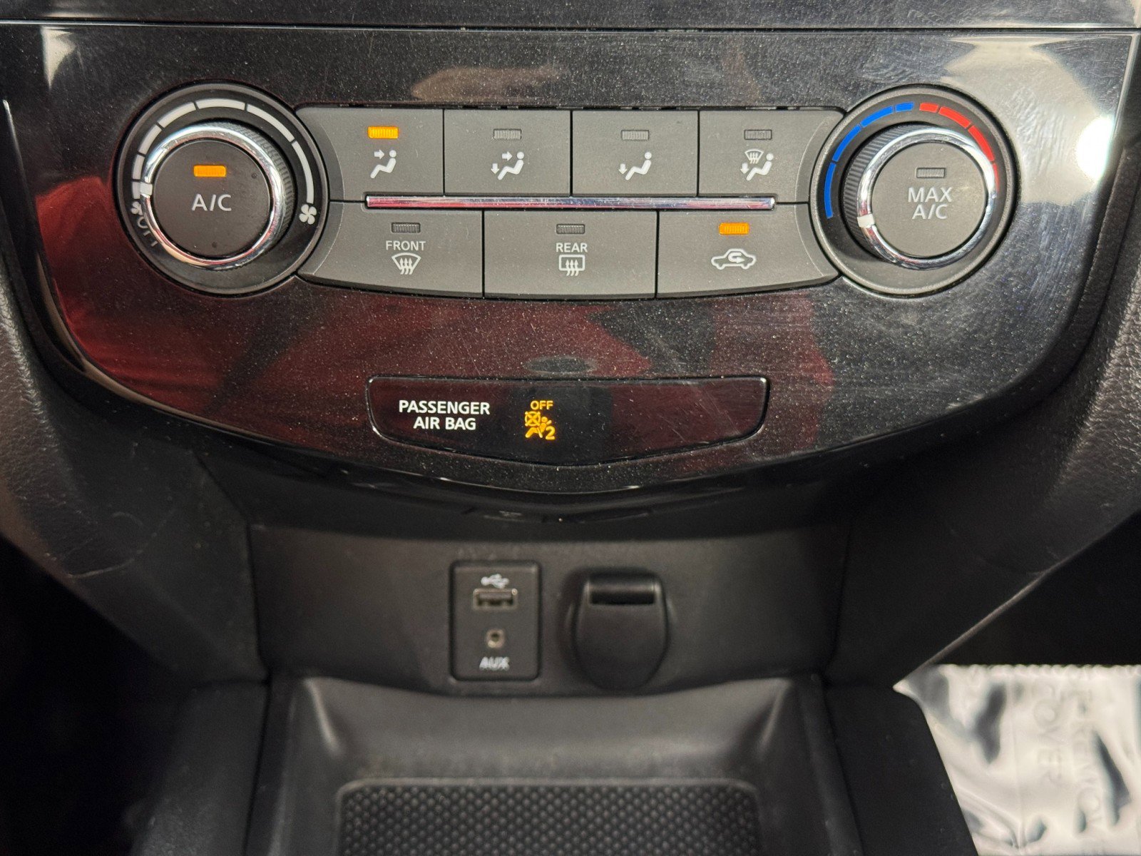 Used 2017 Nissan Rogue S image 25