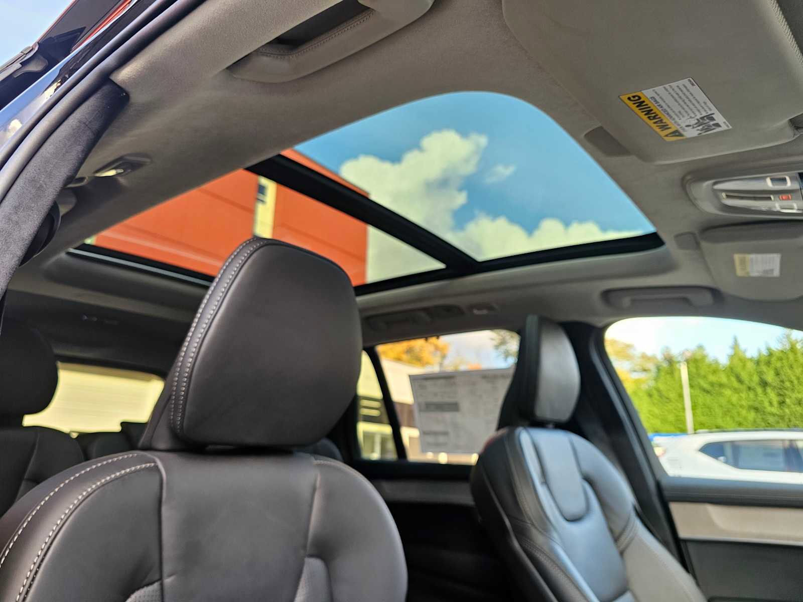 New 2026 Volvo XC90 B6 Ultra w/ Lounge Package image 11