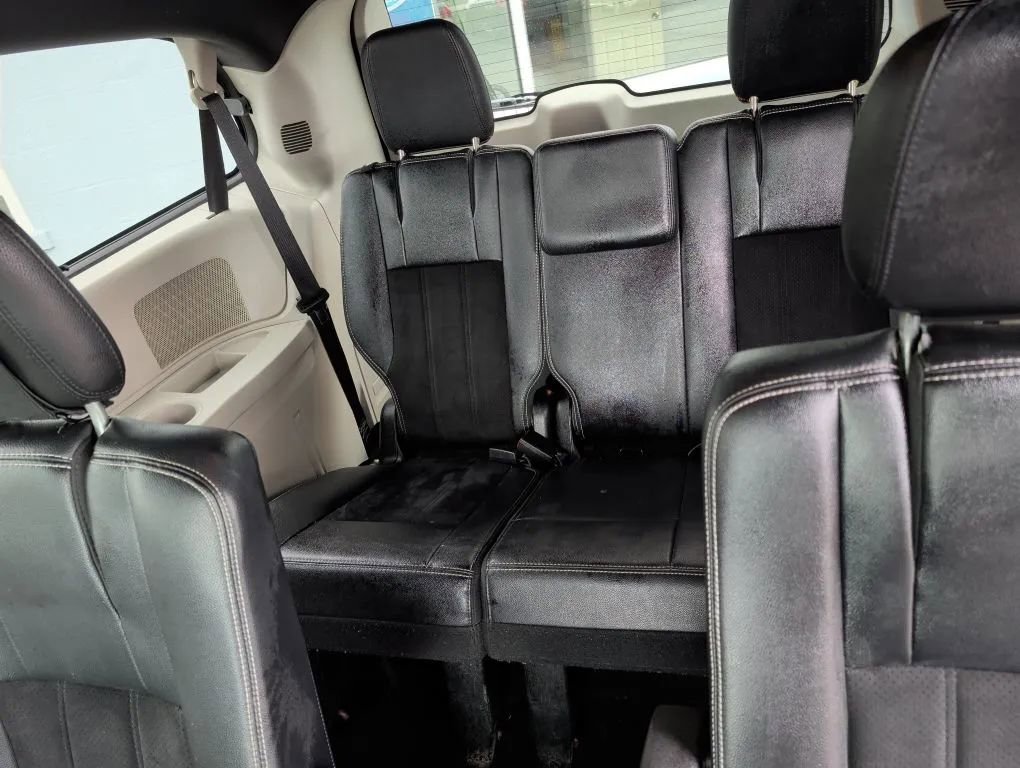 Used 2018 Dodge Grand Caravan SXT image 22