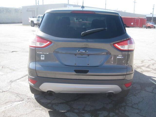 Used 2016 Ford Escape SE w/ SE Cold Weather Package AWD/4WD image 6