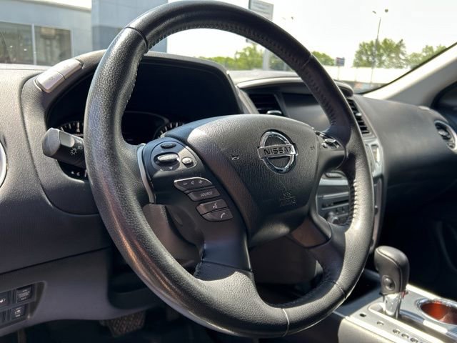 Used 2017 Nissan Pathfinder SL AWD/4WD image 36