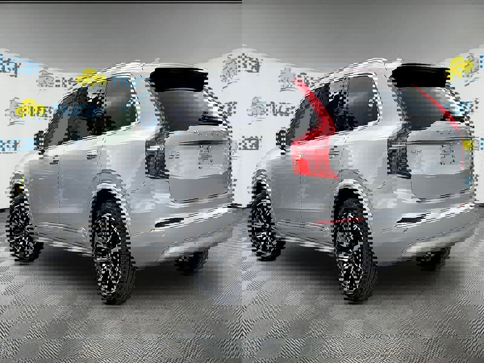 Used 2023 Volvo XC90 B6 Plus w/ Protection Package image 4