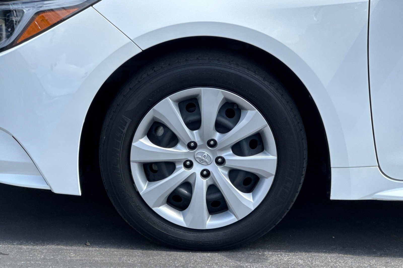 Used 2023 Toyota Corolla LE image 31