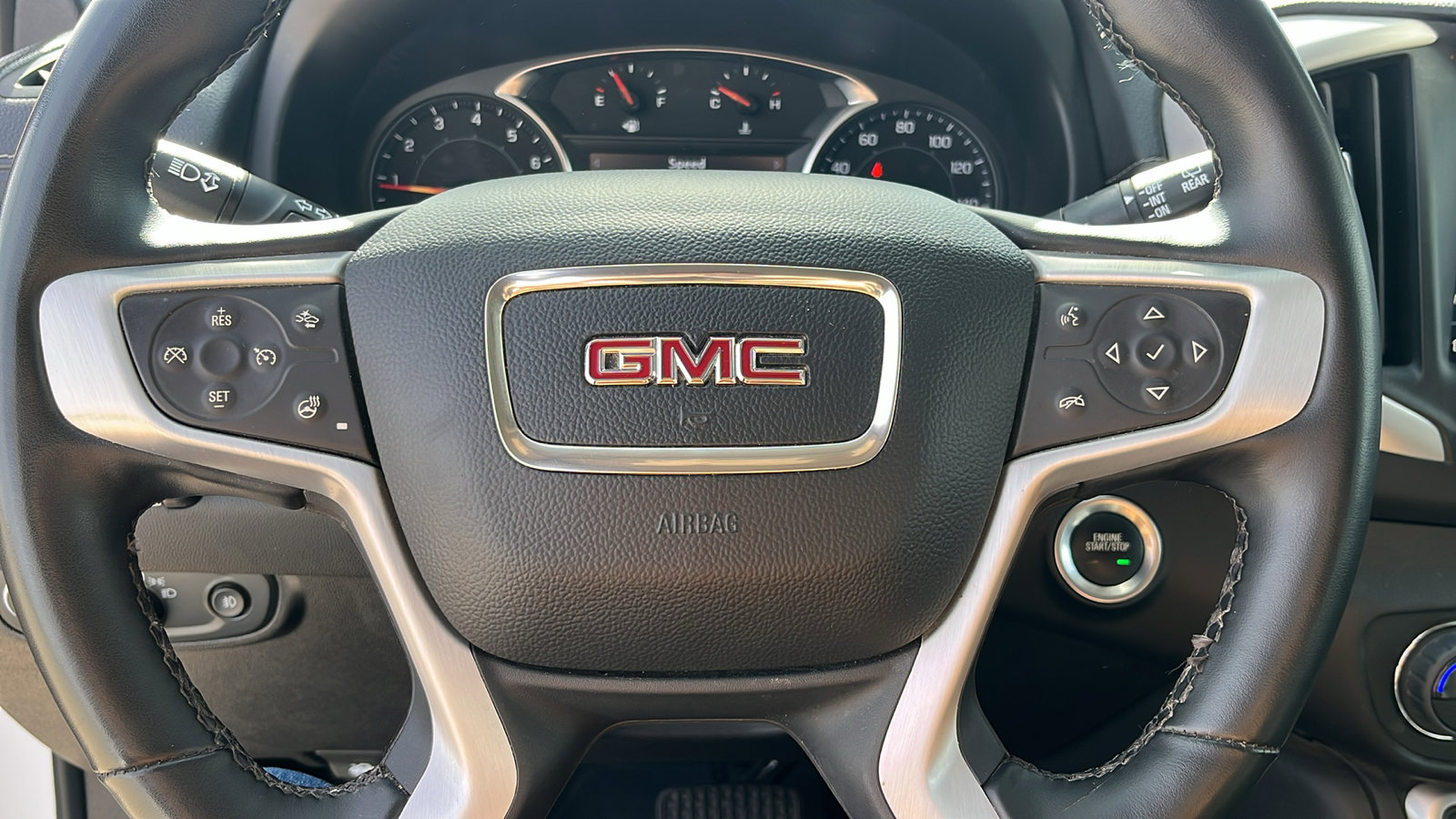 Certified 2024 GMC Terrain SLT image 15