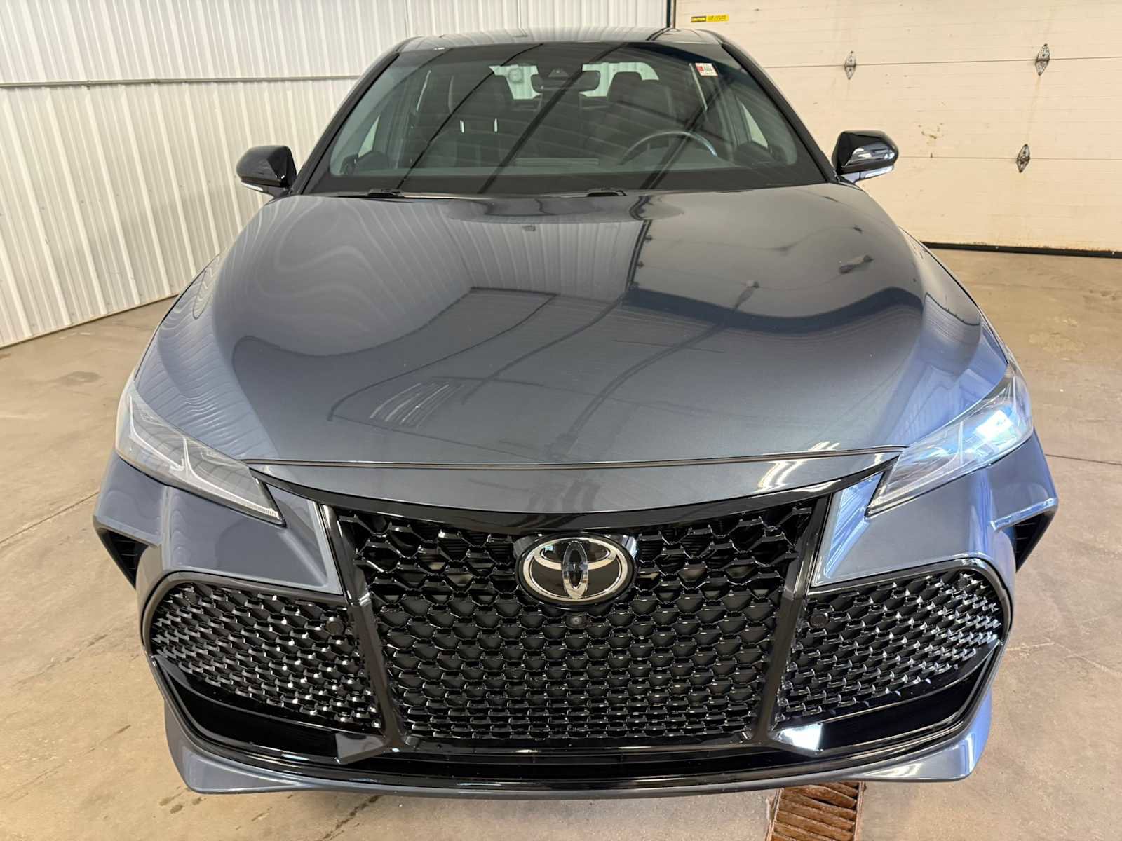 Certified 2021 Toyota Avalon Touring w/ Advanced Safety Package FWD image 3