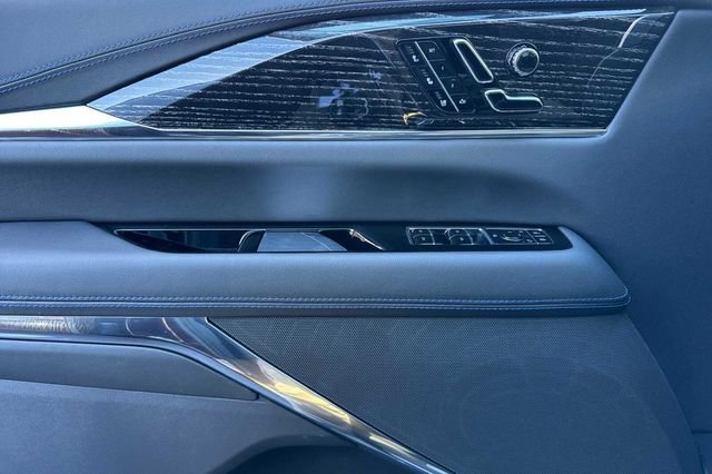 New 2025 Cadillac Escalade IQ Sport 1 w/ LPO, ONYX Package AWD/4WD image 11