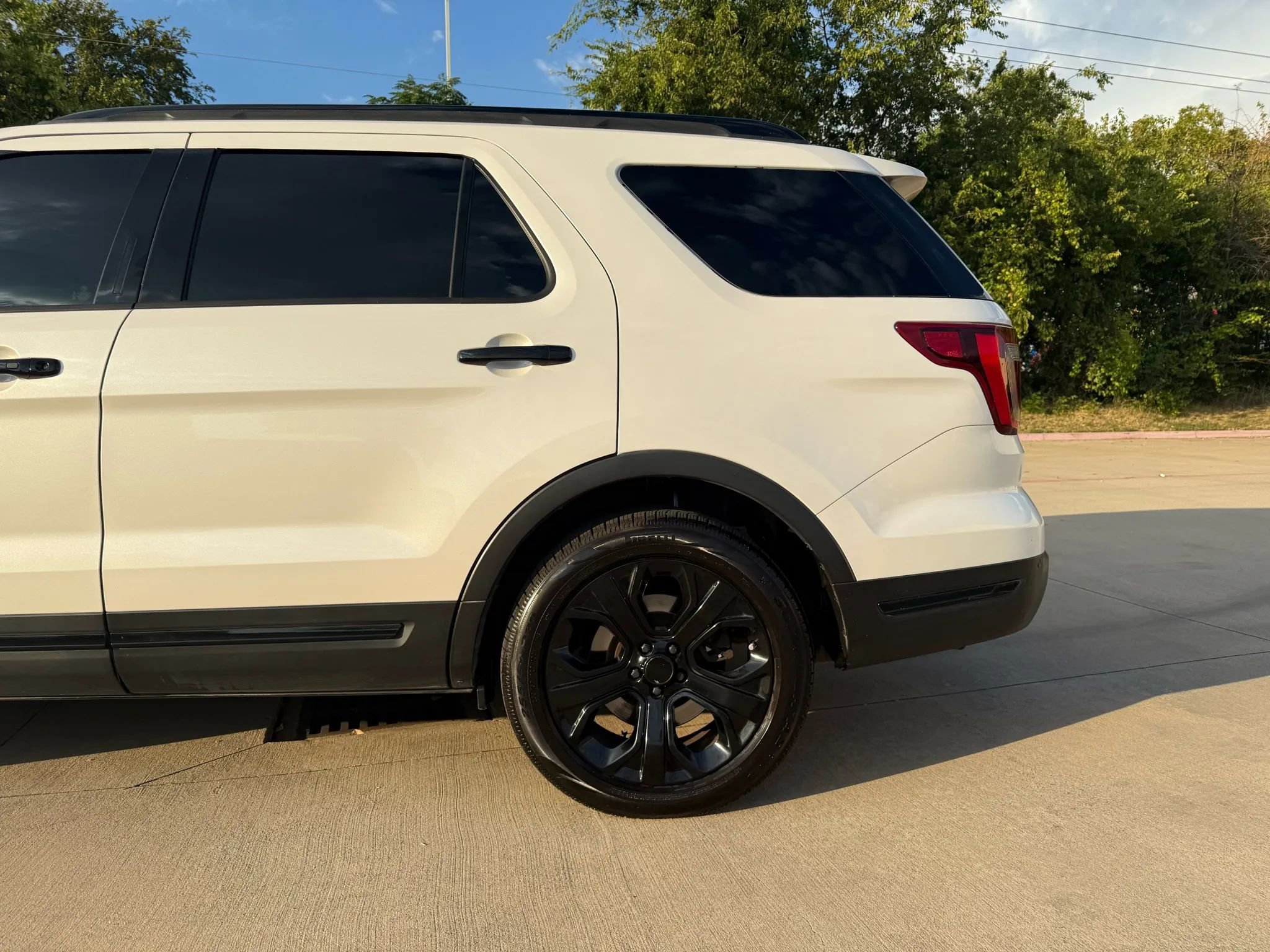 Used 2018 Ford Explorer Sport w/ Equipment Group 401A image 16