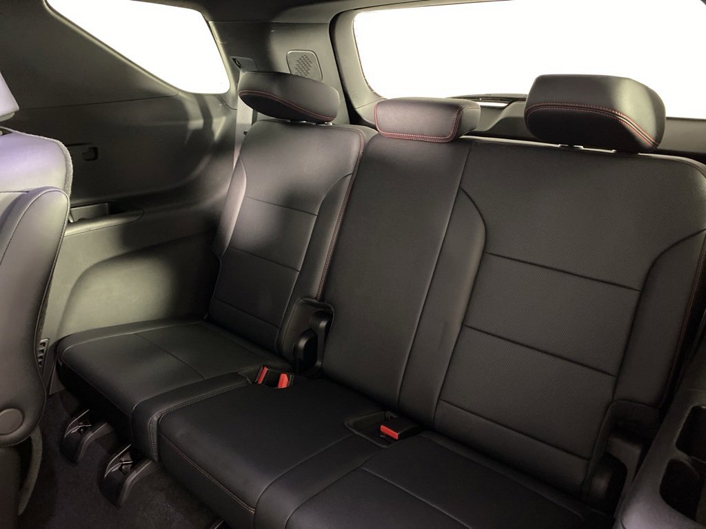 Used 2025 Chevrolet Traverse Z71 w/ Driver Confidence Package image 23