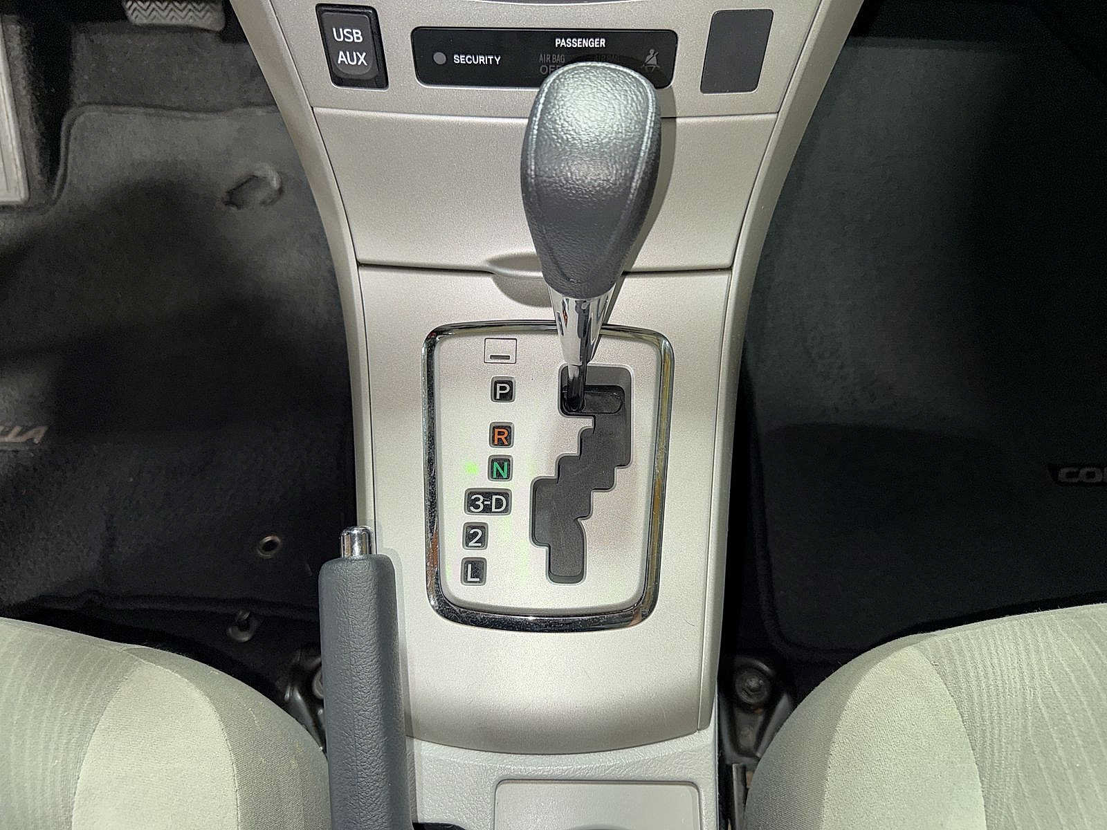 Used 2013 Toyota Corolla LE FWD image 28