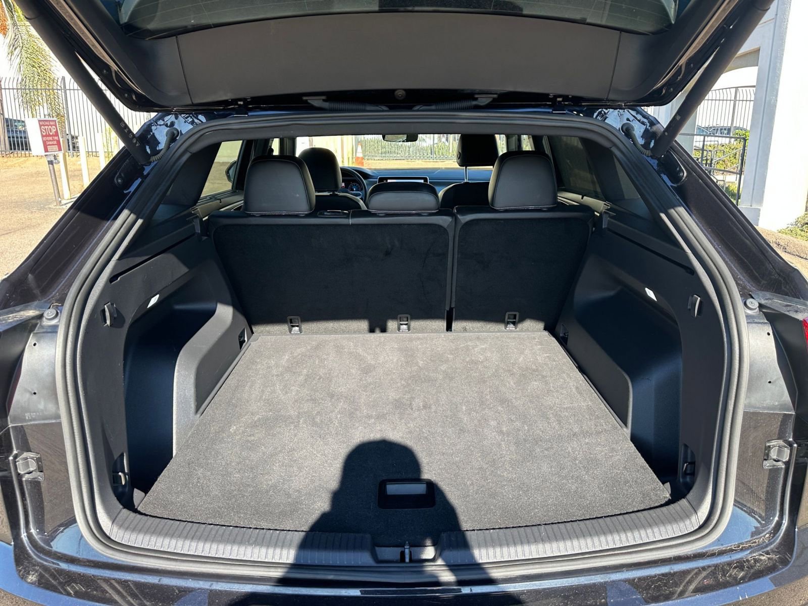 Used 2025 Volkswagen Atlas Cross Sport SE image 31