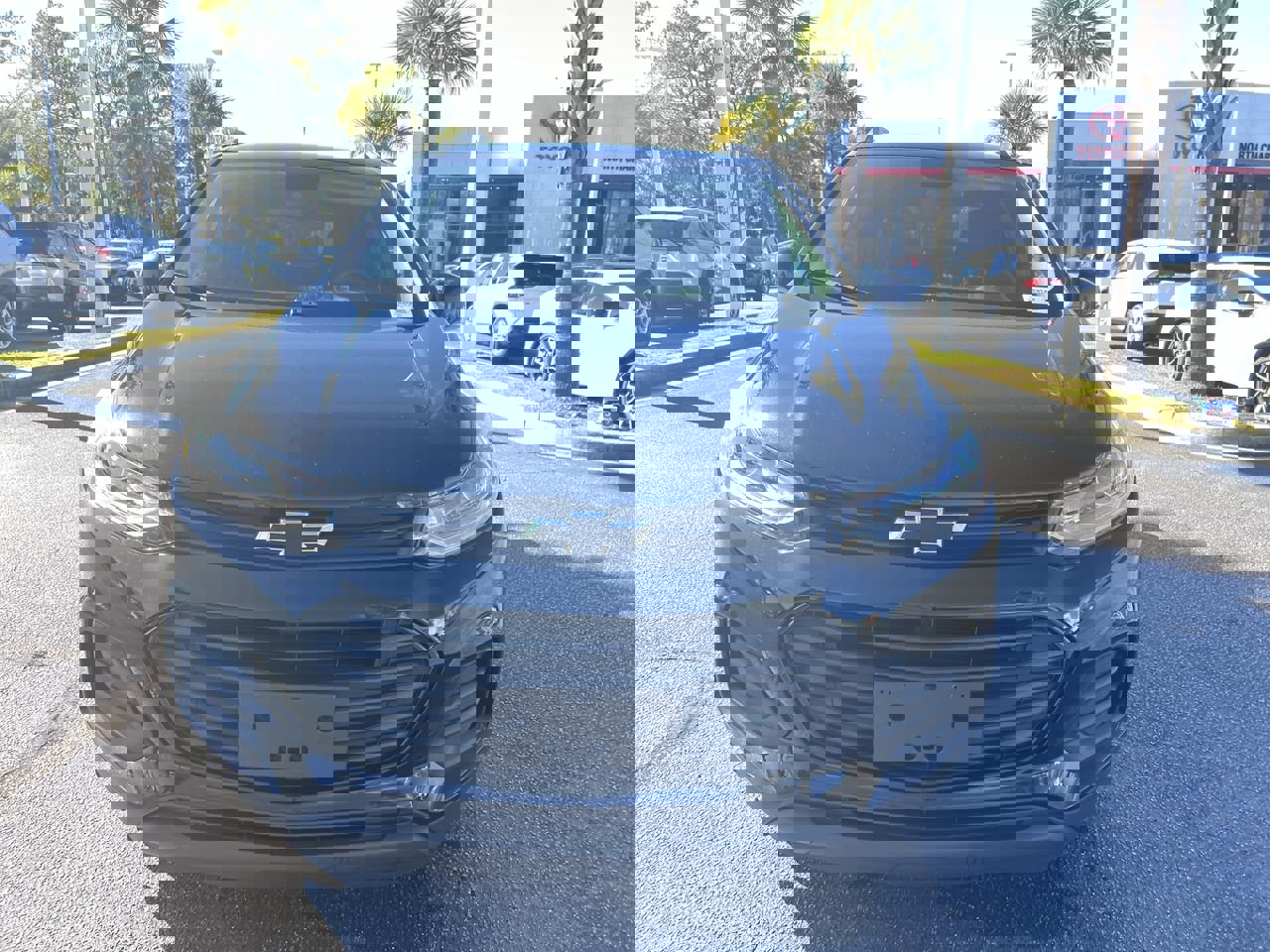 Used 2018 Chevrolet Trax LT w/ Redline Edition image 3