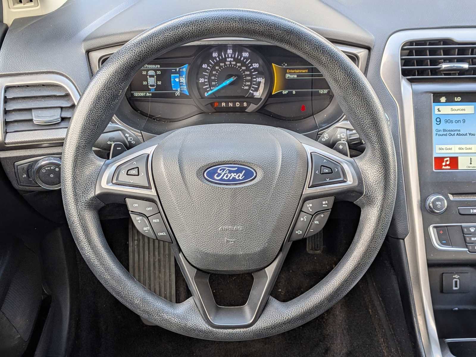 Used 2018 Ford Fusion SE w/ Fusion SE Technology Package FWD image 22