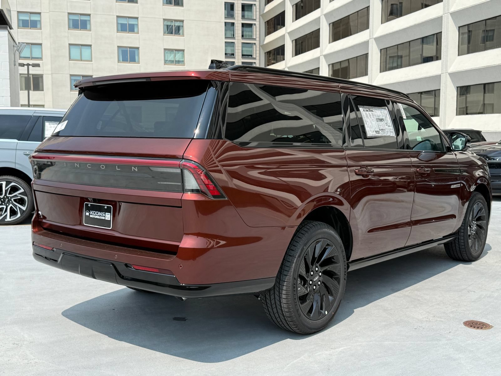 New 2027 Lincoln Navigator L Reserve w/ Jet Appearance Package AWD/4WD image 5