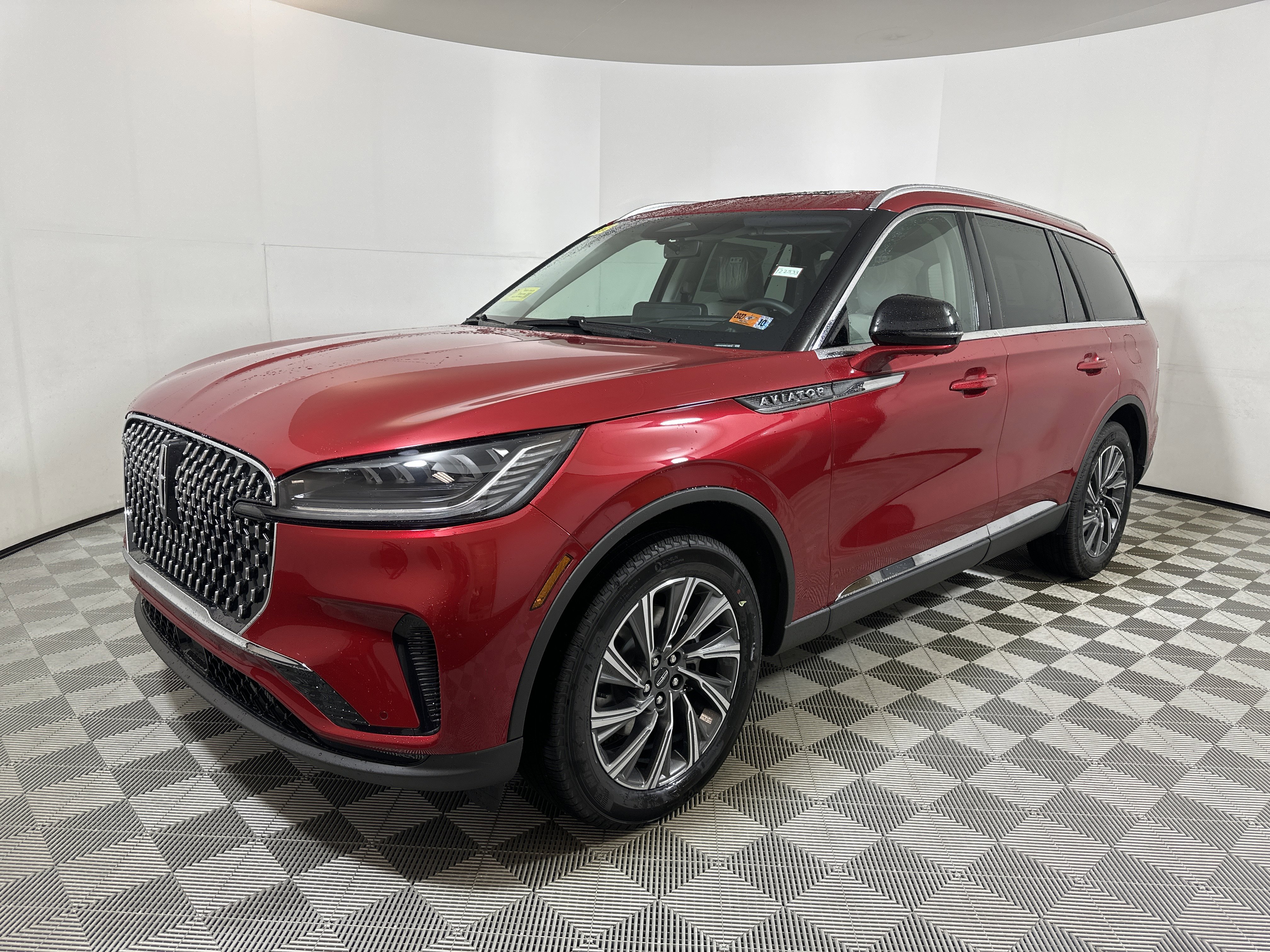 New 2025 Lincoln Aviator AWD w/ Equipment Group 101A image 3