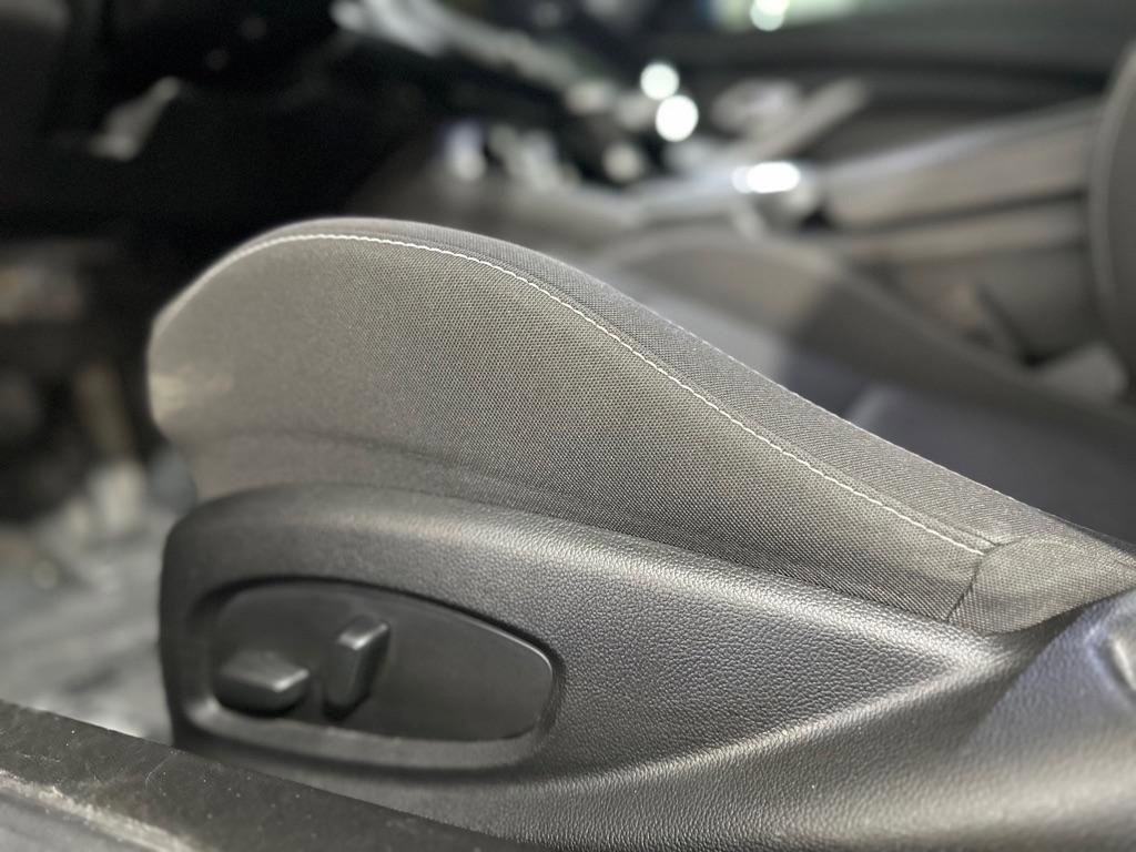 Used 2020 Chevrolet Camaro LS RWD image 25