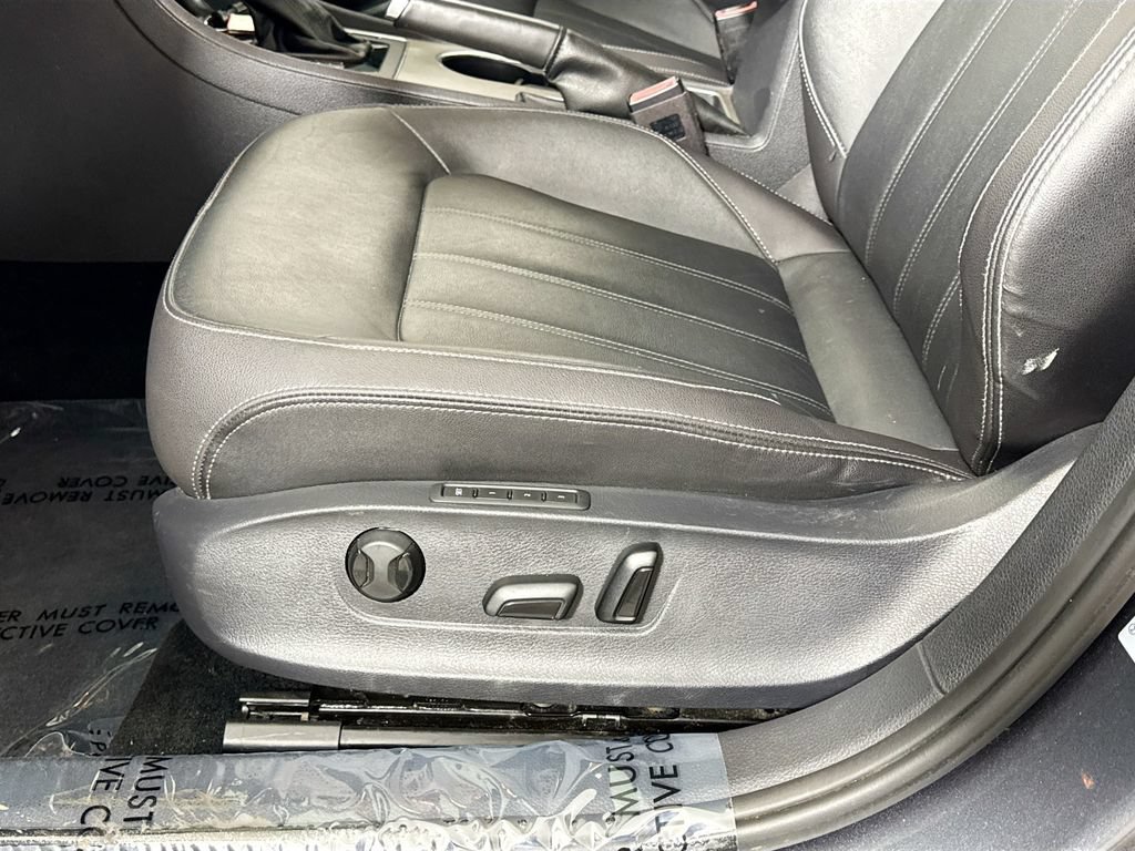 Used 2022 Volkswagen Passat 2.0T FWD image 25
