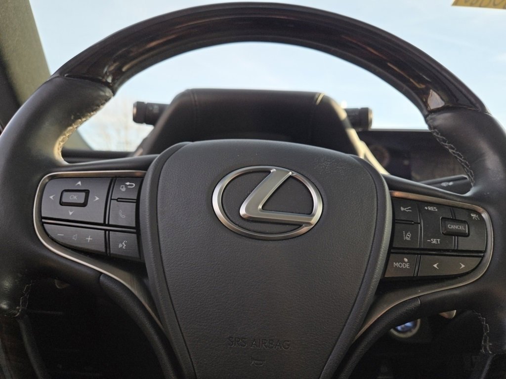 Used 2021 Lexus ES 300h w/ Premium Package image 35