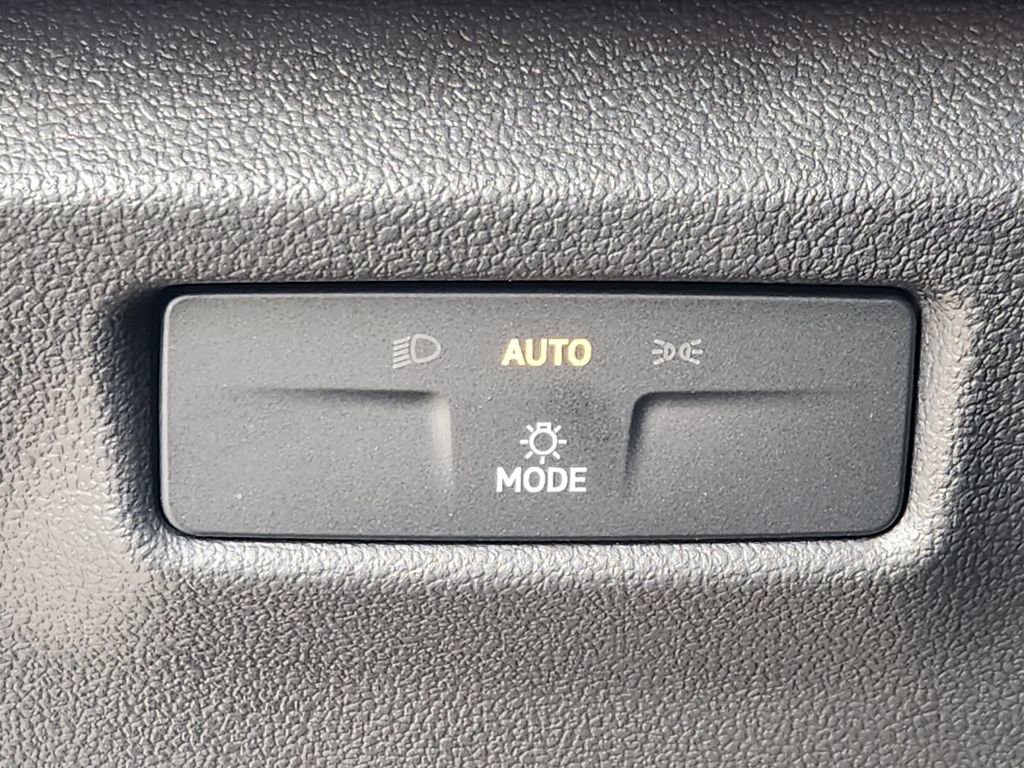 New 2026 Volkswagen Tiguan SE R-Line AWD/4WD image 12