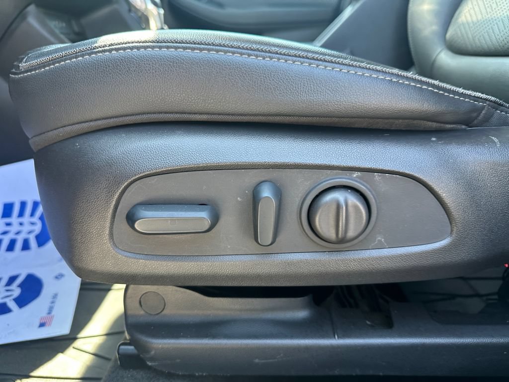 Used 2023 Buick Encore GX Essence w/ Experience Buick Package AWD/4WD image 16