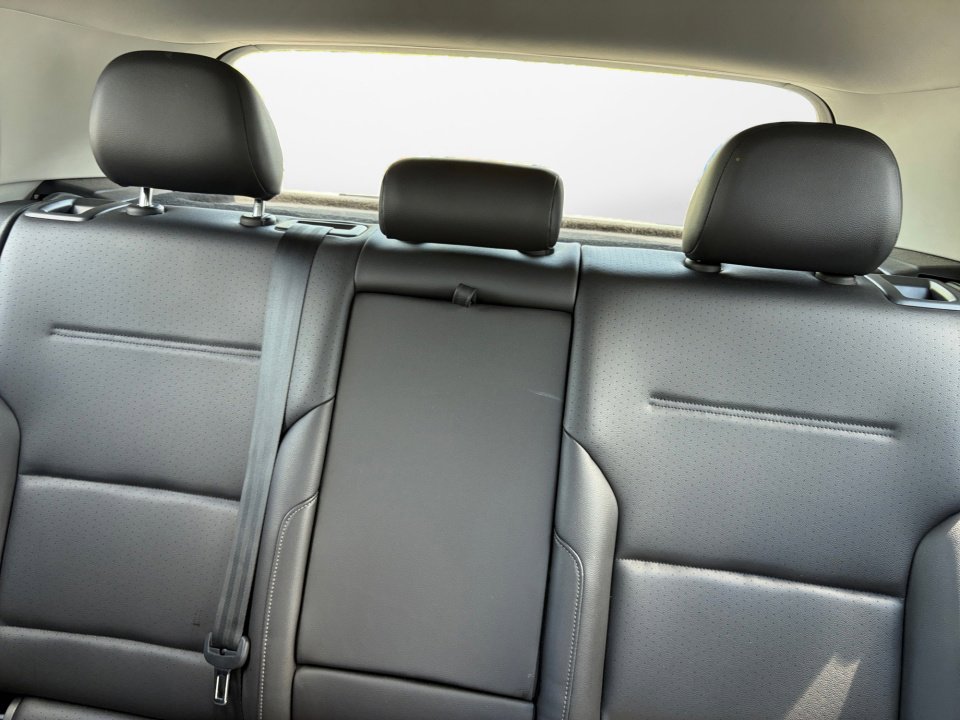 Used 2021 Volkswagen Golf 4-Door FWD image 12