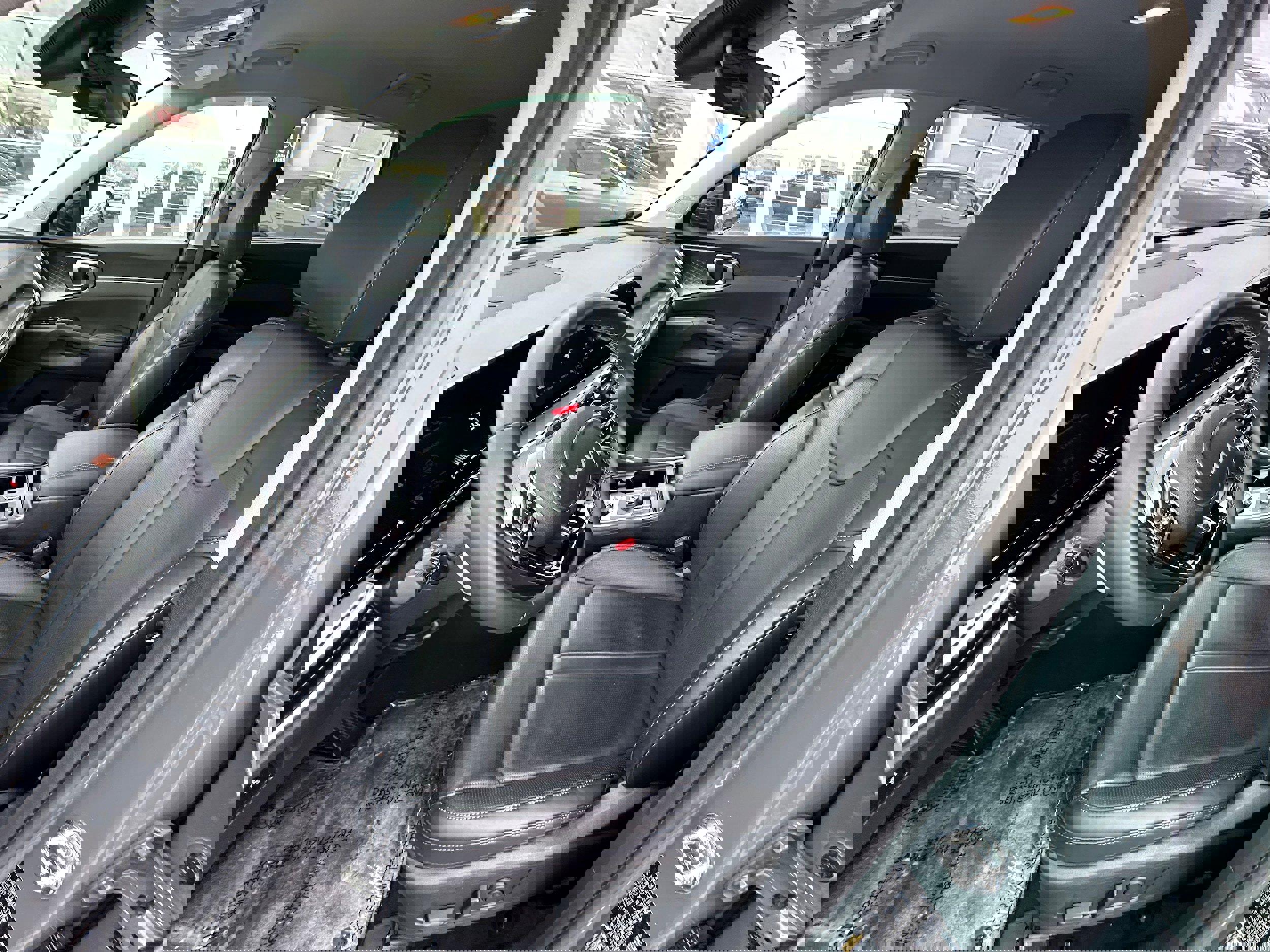 Used 2025 Kia Sorento EX image 35