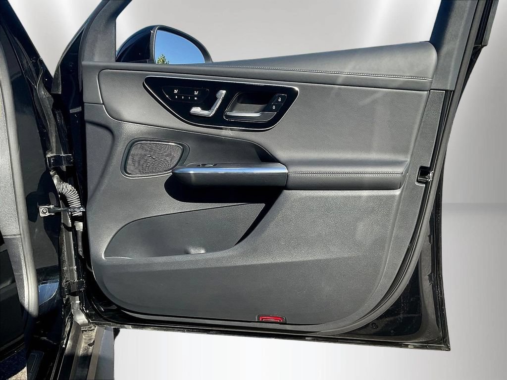 Used 2026 Mercedes-Benz GLC 300 image 29