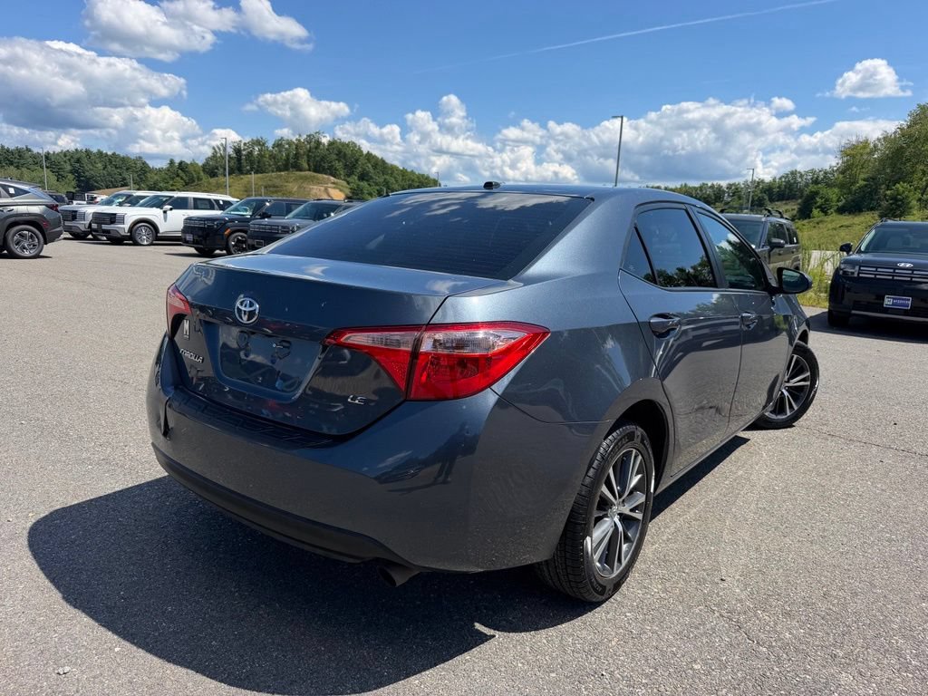 Used 2019 Toyota Corolla LE w/ LE Premium Package w/Moonroof FWD image 3