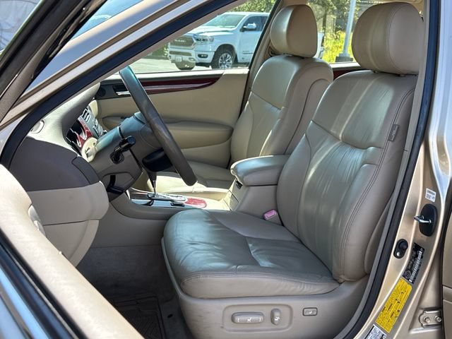 Used 2004 Lexus ES 330 FWD image 17