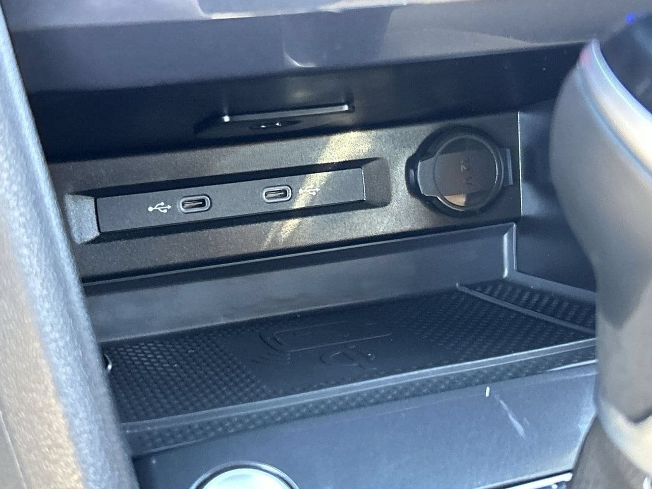 Certified 2024 Volkswagen Tiguan SE R-Line FWD image 26