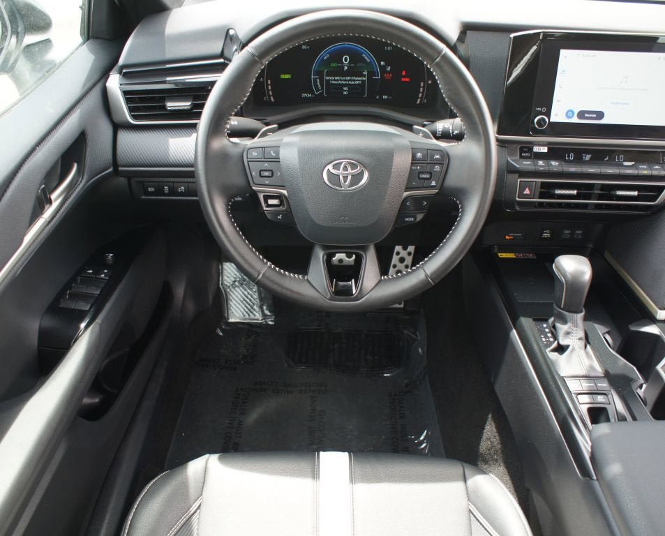 Used 2025 Toyota Camry SE FWD image 5