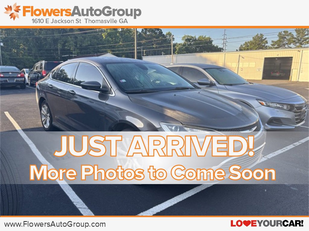 Used 2015 Chrysler 200 Limited w/ Convenience Group