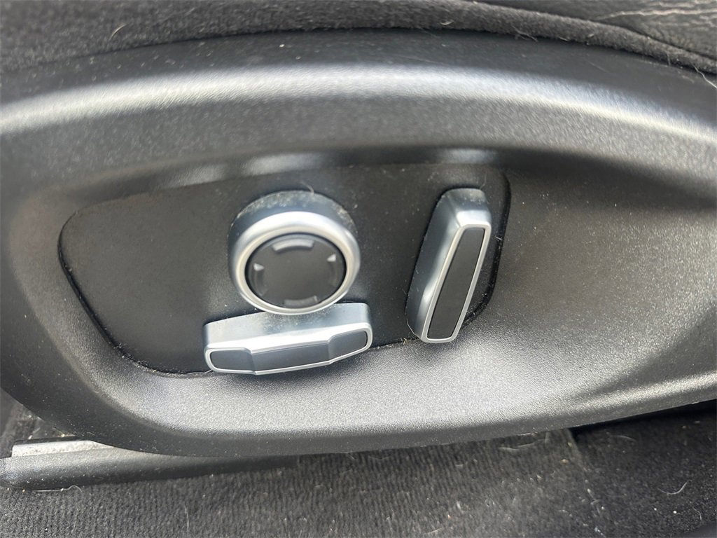 Used 2020 Jaguar F-PACE Prestige image 29