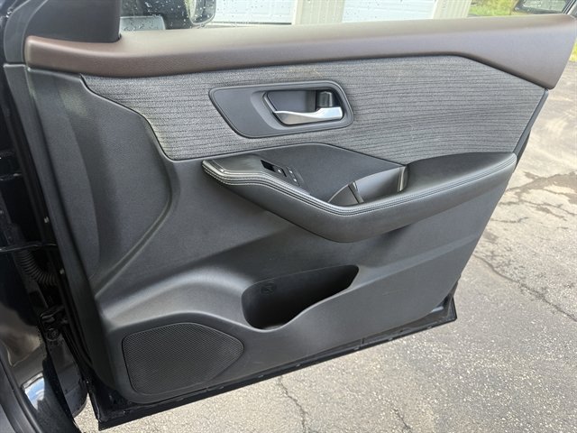 Used 2021 Nissan Rogue SV AWD/4WD image 40