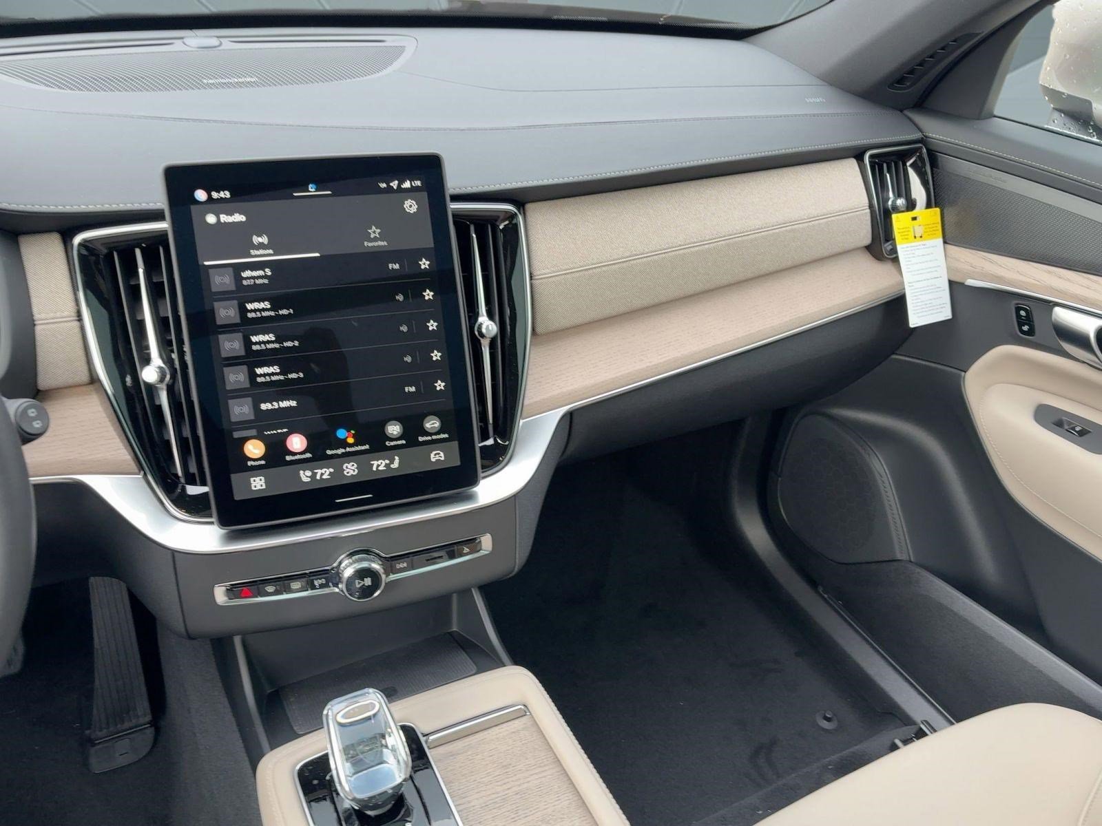 New 2026 Volvo XC90 T8 Plus w/ Protection Package Premier image 27