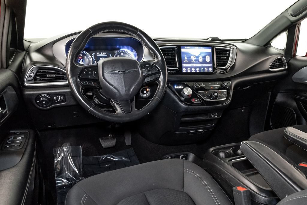 Used 2019 Chrysler Pacifica Touring Plus w/ S Appearance Package FWD image 7