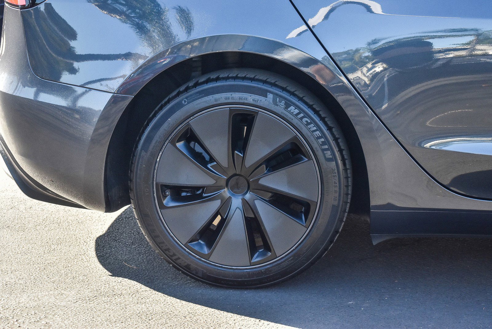 Used 2025 Tesla Model 3 Long Range image 9