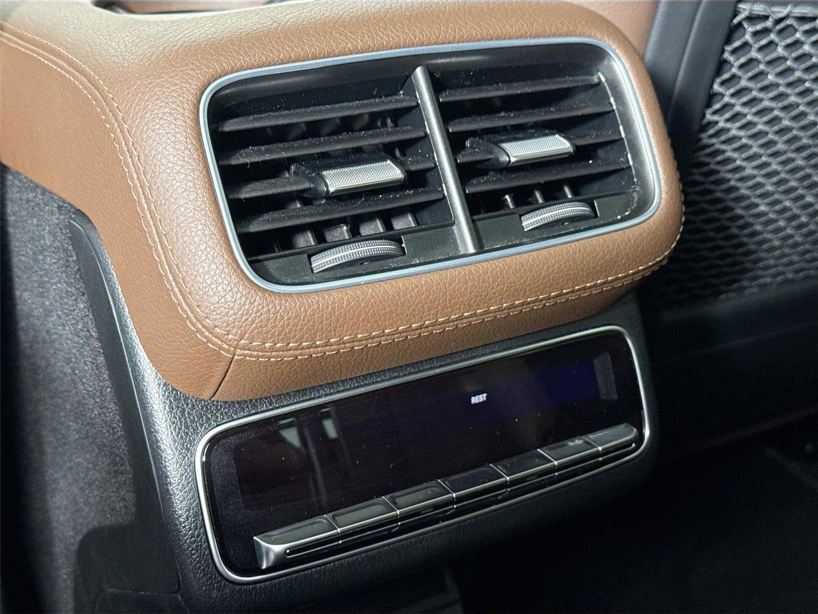 Used 2024 Mercedes-Benz GLS 450 4MATIC w/ AMG Line Exterior image 38