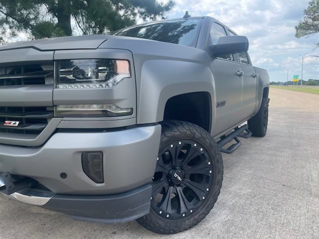 Used 2017 Chevrolet Silverado 1500 LTZ Z71 w/ Realtree Edition AWD/4WD image 8