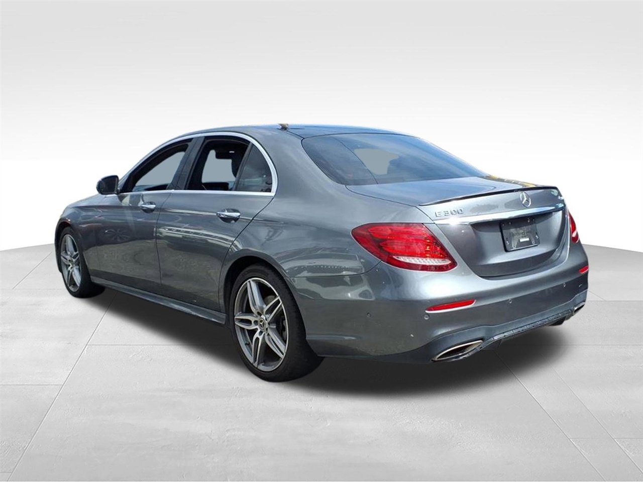 Used 2018 Mercedes-Benz E 300 4MATIC w/ Premium 1 Package image 6