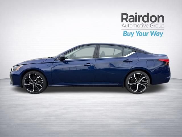 Used 2023 Nissan Altima 2.5 SR FWD image 7