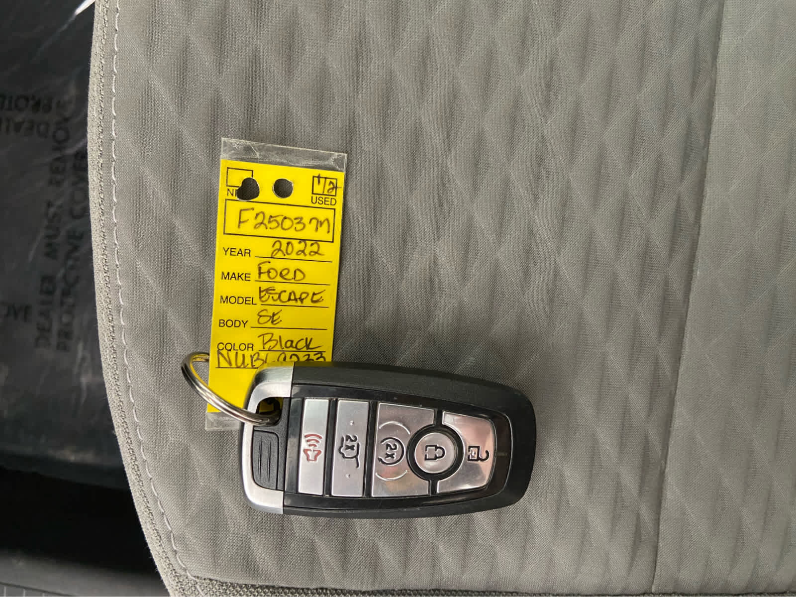 Used 2022 Ford Escape SE w/ SE Sport Appearance Package image 40