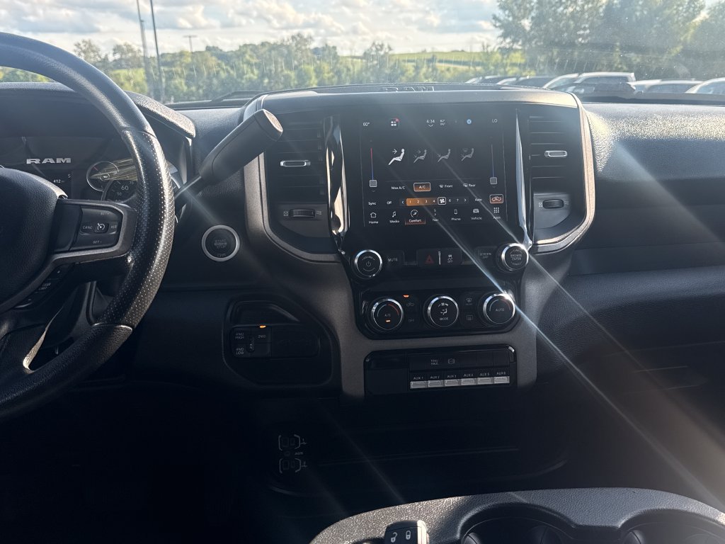 Used 2024 RAM 2500 Tradesman w/ Chrome Appearance Group AWD/4WD image 17