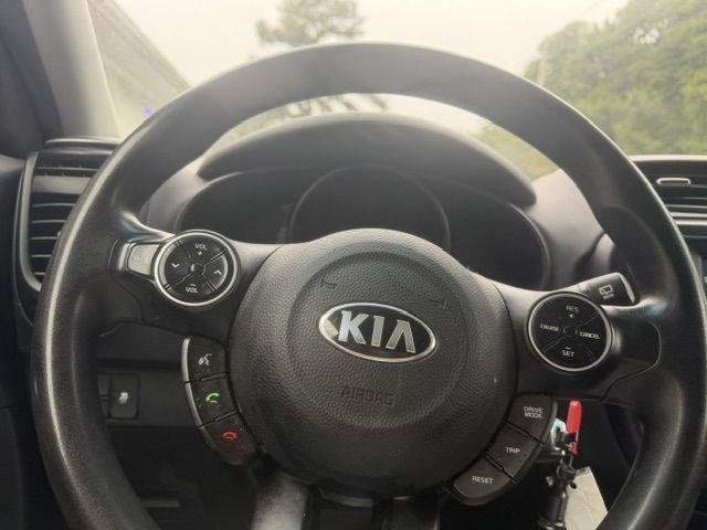 Used 2018 Kia Soul + FWD image 18