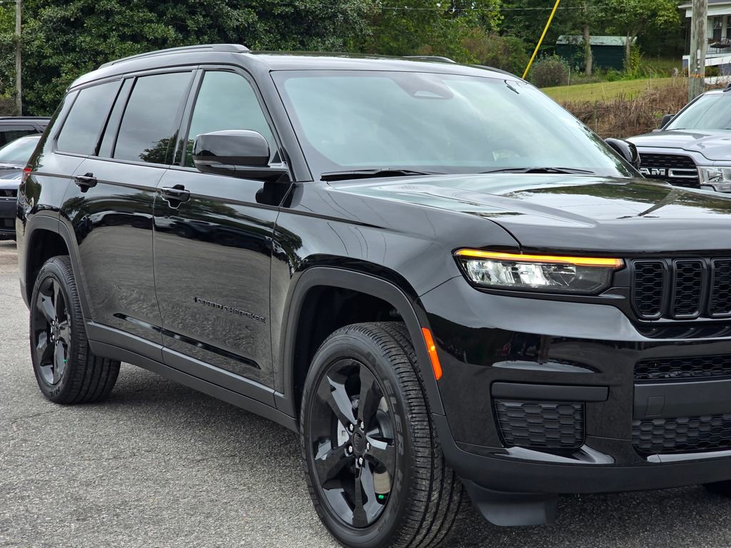 New 2025 Jeep Grand Cherokee L Altitude image 39