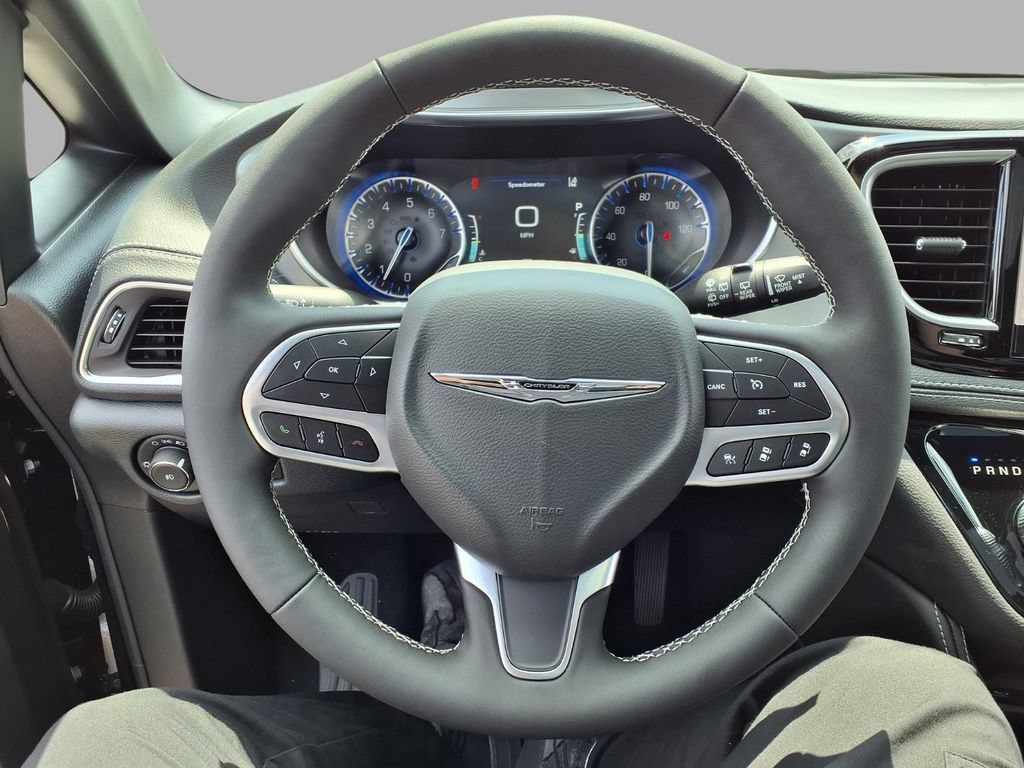 New 2026 Chrysler Pacifica Limited w/ Uconnect Theater Family Group FWD image 14