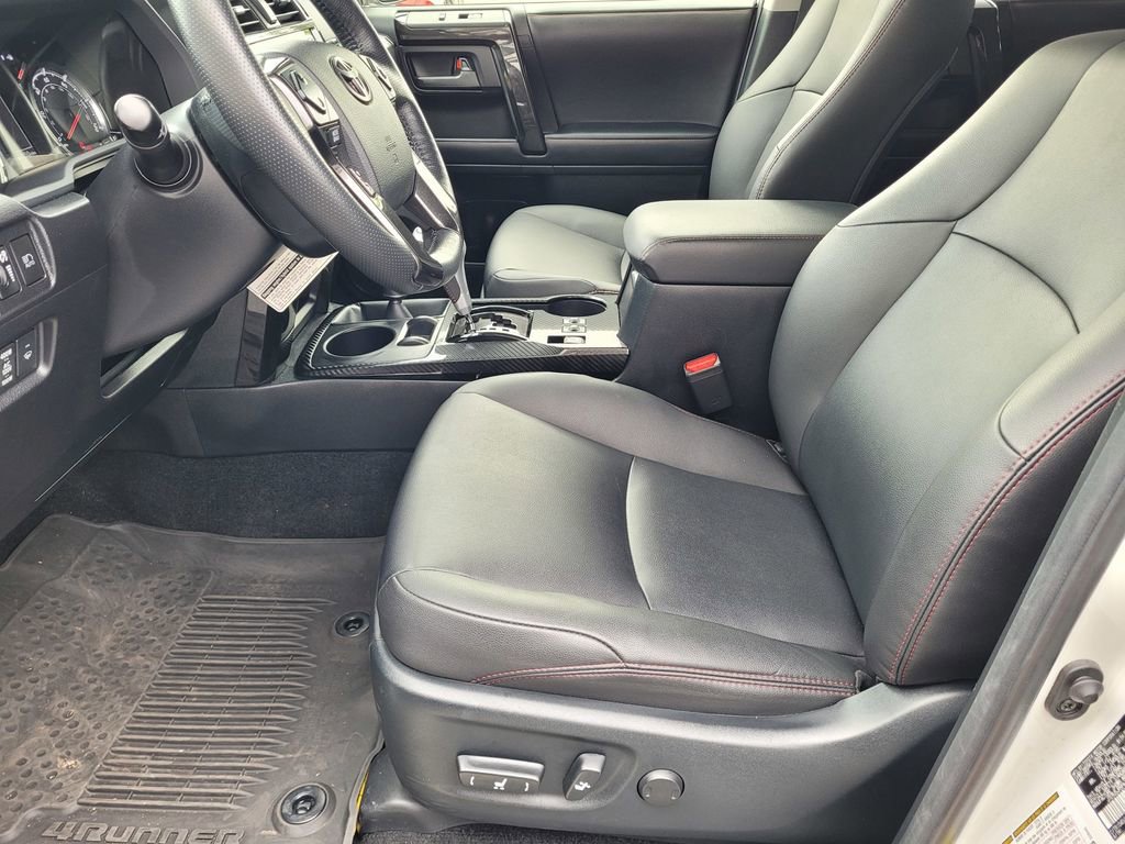 Used 2023 Toyota 4Runner TRD Off-Road Premium w/ Moonroof Package AWD/4WD image 24