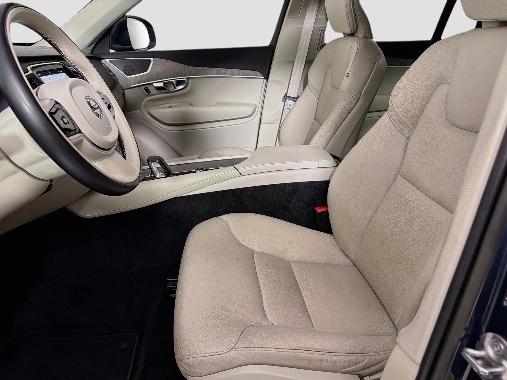 Certified 2023 Volvo XC90 B6 Core w/ Protection Package AWD/4WD image 22