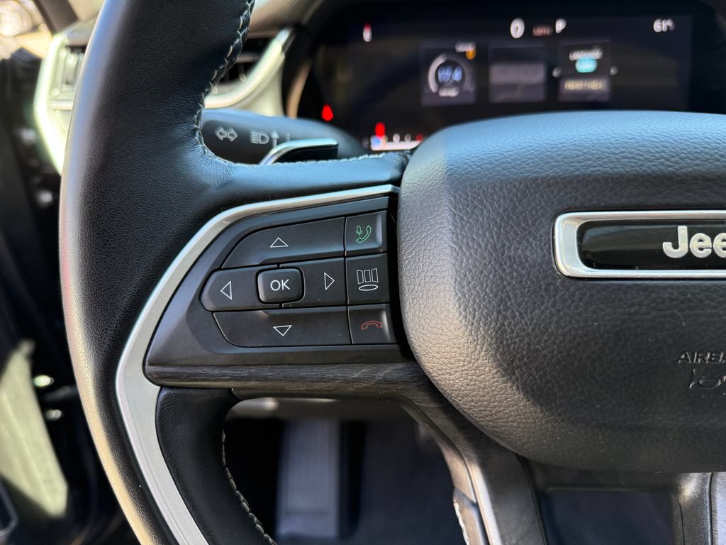 Used 2022 Jeep Grand Cherokee L Limited AWD/4WD image 24